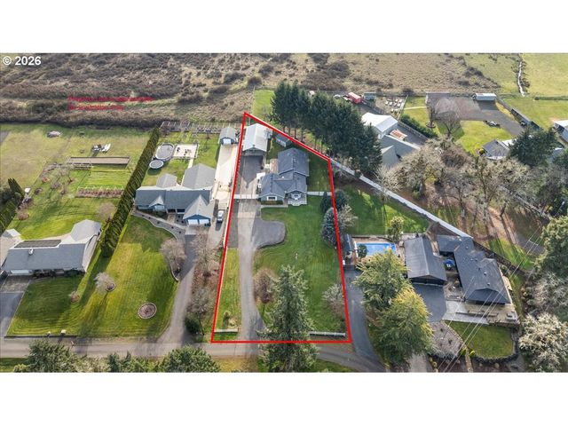 369 UPPER CAMP LOOP Rd, Roseburg, OR 97470