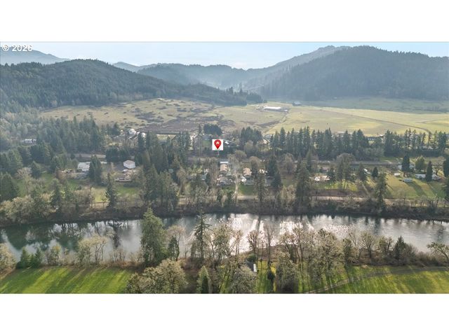 369 UPPER CAMP LOOP Rd, Roseburg, OR 97470
