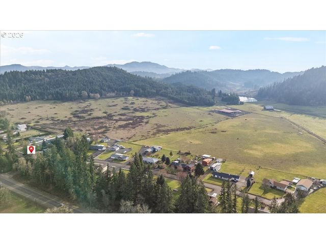 369 UPPER CAMP LOOP Rd, Roseburg, OR 97470