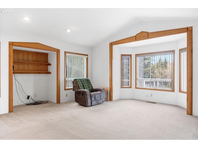 369 UPPER CAMP LOOP Rd, Roseburg, OR 97470