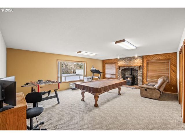 369 UPPER CAMP LOOP Rd, Roseburg, OR 97470