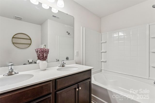 2108 Highland Knoll Drive, Charlotte, NC 28269