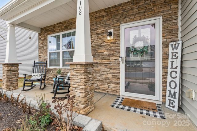 2108 Highland Knoll Drive, Charlotte, NC 28269