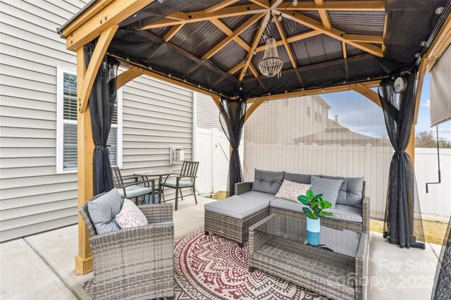 2108 Highland Knoll Drive, Charlotte, NC 28269