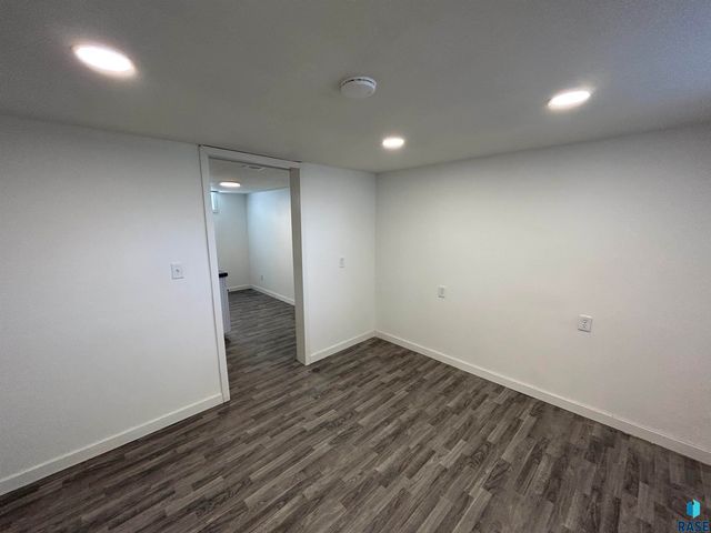 1118 W 8th St Street, Sioux Falls, SD 57104