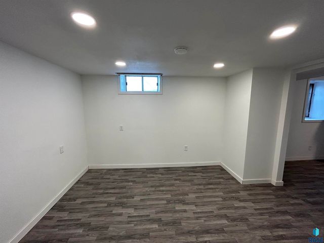 1118 W 8th St Street, Sioux Falls, SD 57104