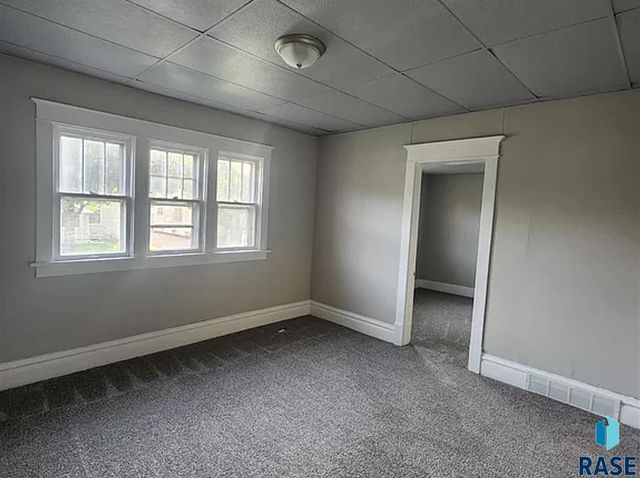 1118 W 8th St Street, Sioux Falls, SD 57104