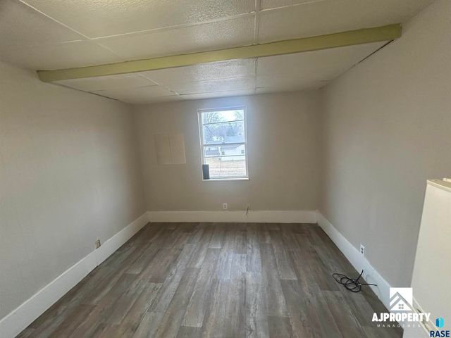 1118 W 8th St Street, Sioux Falls, SD 57104