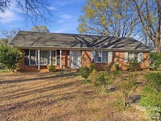 2523 Briargrove Drive, Charlotte, NC 28215