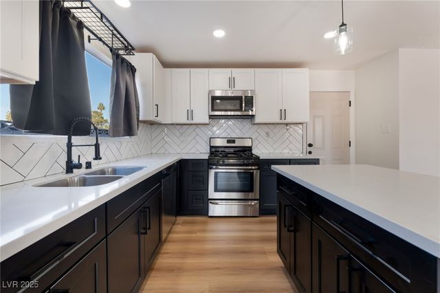 4461 Bennett Drive, Las Vegas, NV 89121