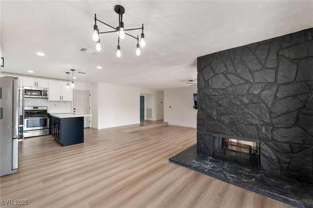 4461 Bennett Drive, Las Vegas, NV 89121