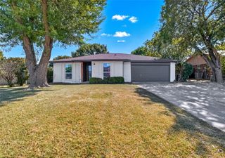 702 Coolwood Lane, Mesquite, TX 75149