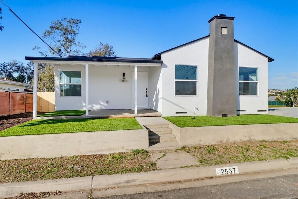 2537 E E 13Th St, National City, CA 91950