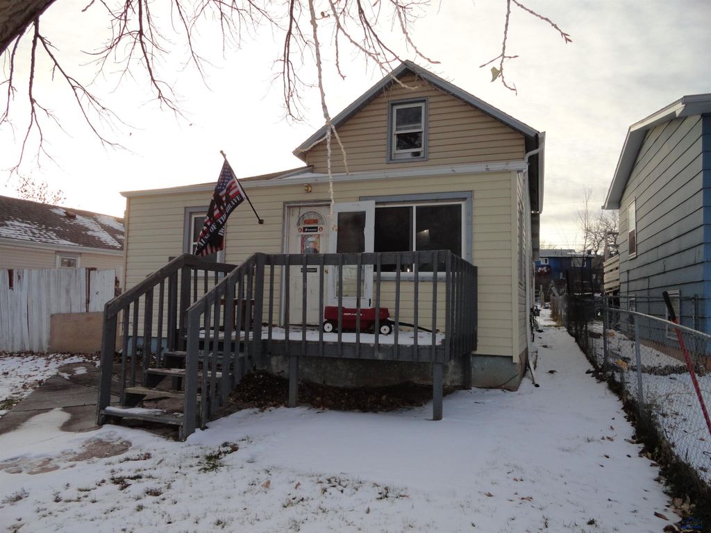 807 ALLEN AVE, Rapid City, SD 57701