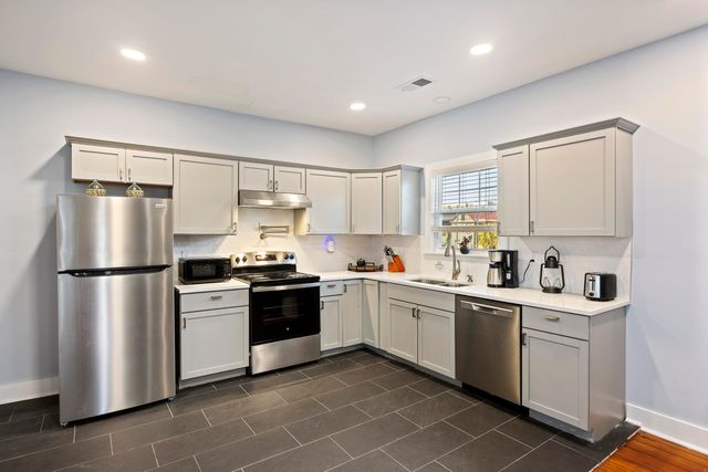 66 Line Street Apt B, Charleston, SC 29403