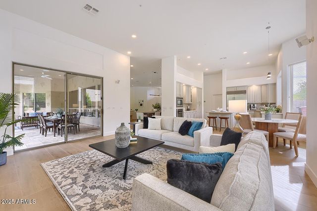 12728 E Kalil Drive, Scottsdale, AZ 85259