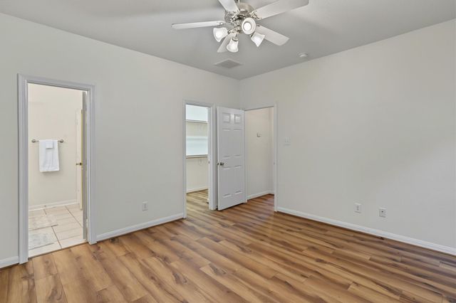 2538 S Park Avenue, Pearland, TX 77581