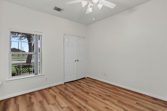 2538 S Park Avenue, Pearland, TX 77581