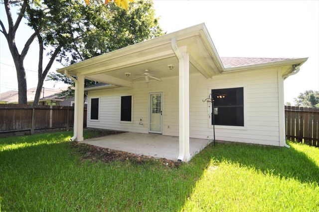 2538 S Park Avenue, Pearland, TX 77581