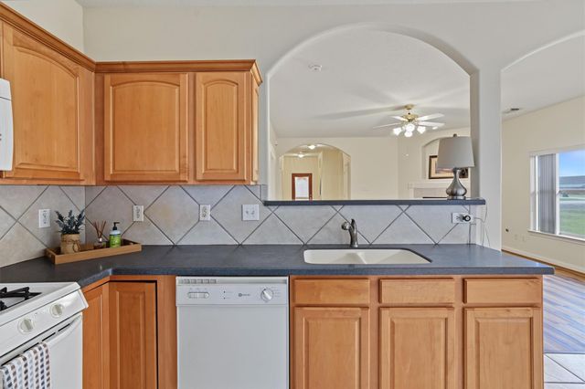 2538 S Park Avenue, Pearland, TX 77581