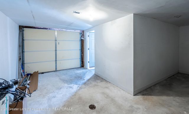 4806 Lyncott Drive, Lansing, MI 48910