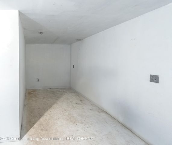 4806 Lyncott Drive, Lansing, MI 48910