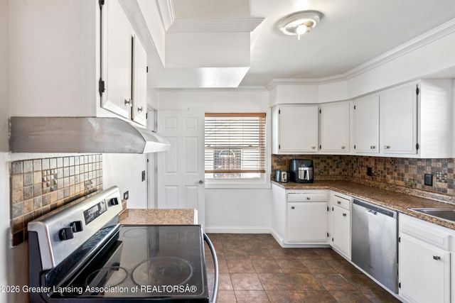 4806 Lyncott Drive, Lansing, MI 48910