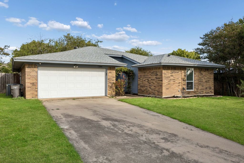 7204 Misty Meadow Drive S, Fort Worth, TX 76133 — exterior