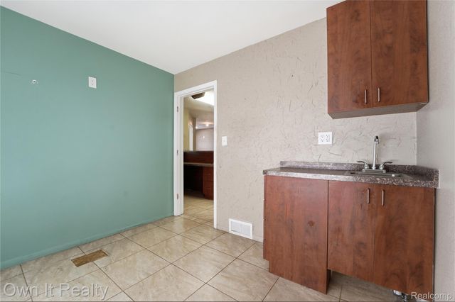 7247 Schaefer Road, Dearborn, MI 48126