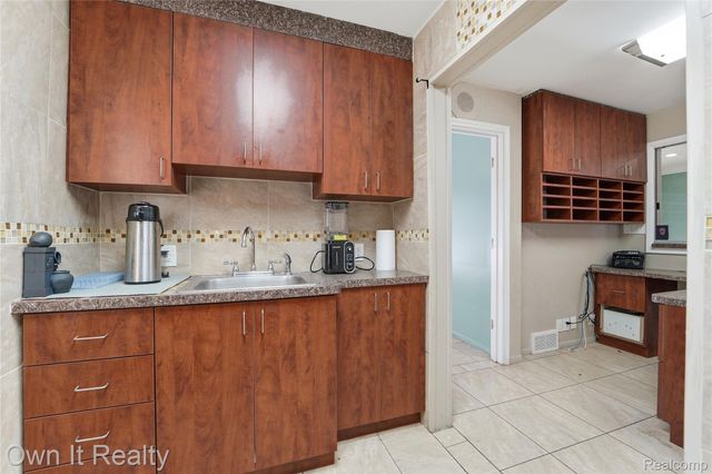 7247 Schaefer Road, Dearborn, MI 48126