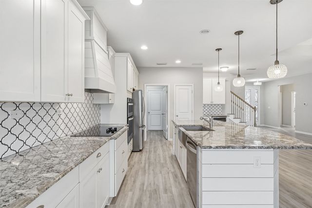 1105 Laurel Valley Dr, Orange Park, FL 32065