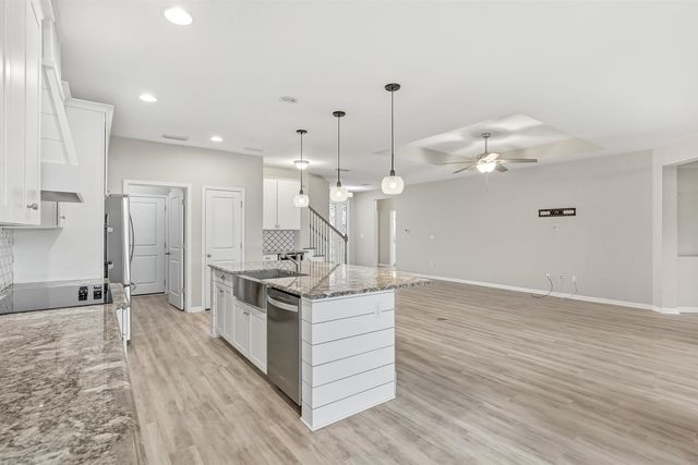 1105 Laurel Valley Dr, Orange Park, FL 32065