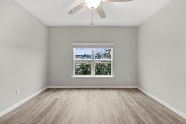 1105 Laurel Valley Dr, Orange Park, FL 32065