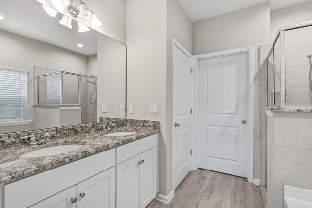 1105 Laurel Valley Dr, Orange Park, FL 32065