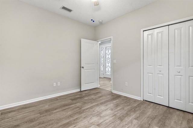 1105 Laurel Valley Dr, Orange Park, FL 32065