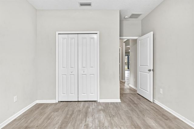 1105 Laurel Valley Dr, Orange Park, FL 32065