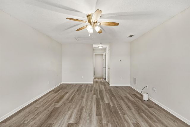 1105 Laurel Valley Dr, Orange Park, FL 32065