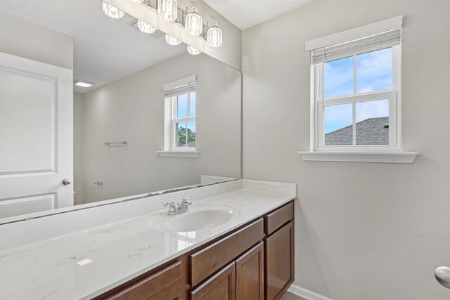 1105 Laurel Valley Dr, Orange Park, FL 32065