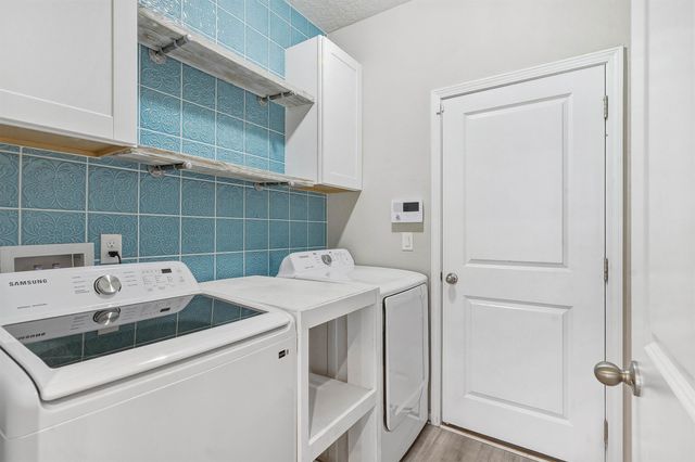 1105 Laurel Valley Dr, Orange Park, FL 32065