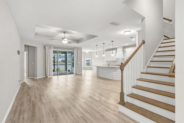 1105 Laurel Valley Dr, Orange Park, FL 32065