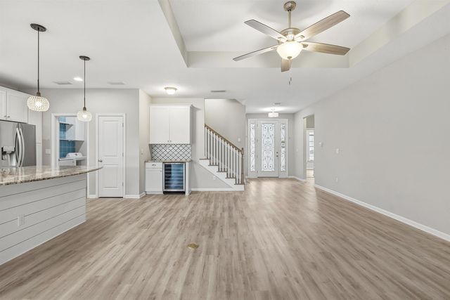 1105 Laurel Valley Dr, Orange Park, FL 32065