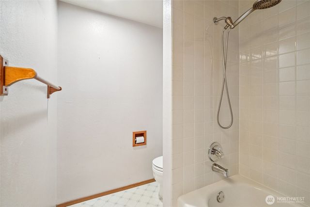 21428 124th Avenue SE, Kent, WA 98031