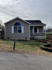 235 Mockingbird Dr, Columbia, TN 38401