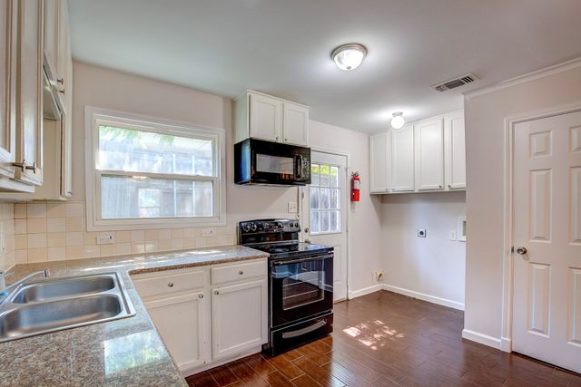 1500 Lipscomb Street 100, Fort Worth, TX 76104