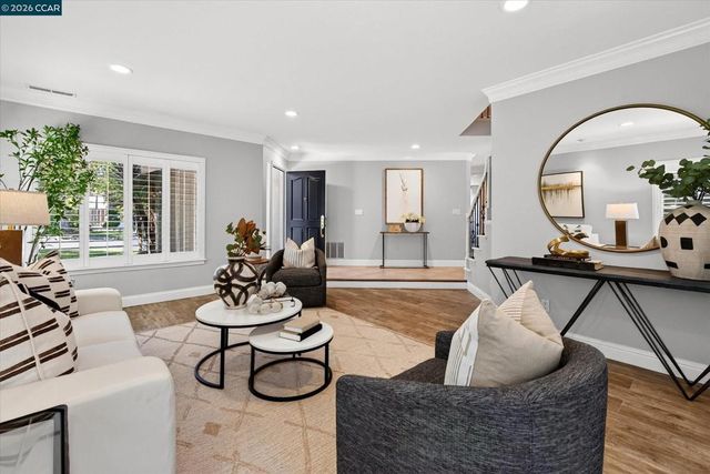 406 Skycrest Dr, Danville, CA 94506