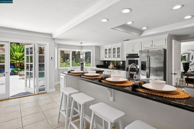 406 Skycrest Dr, Danville, CA 94506
