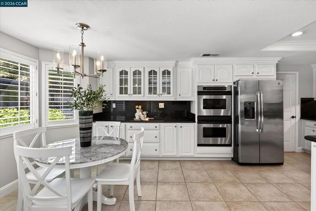 406 Skycrest Dr, Danville, CA 94506