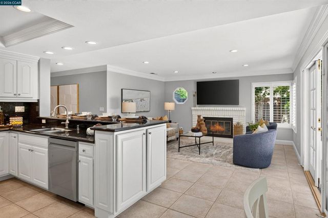 406 Skycrest Dr, Danville, CA 94506