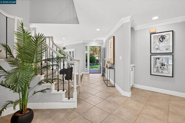 406 Skycrest Dr, Danville, CA 94506