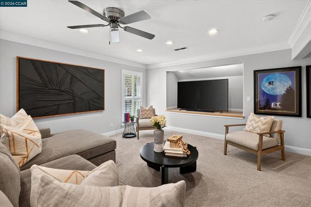 406 Skycrest Dr, Danville, CA 94506